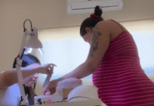 Vídeo: mulher entra em trabalho de parto enquanto fazia as unhas e vídeo viraliza em Sorocaba